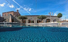 Etna Quota Mille Boutique Hotel, Typical Sicilian Food & Wine